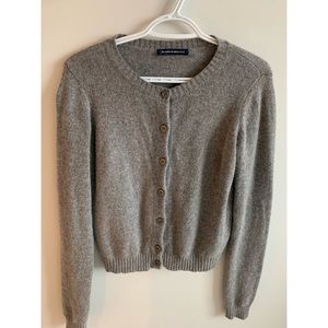 Brandy Melville top brand new without tags. Didn’t fit and couldn’t return.